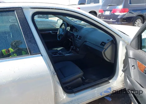 2009 Mercedes-Benz C 300 from USA, damaged, VIN WDDGF81X99F204772